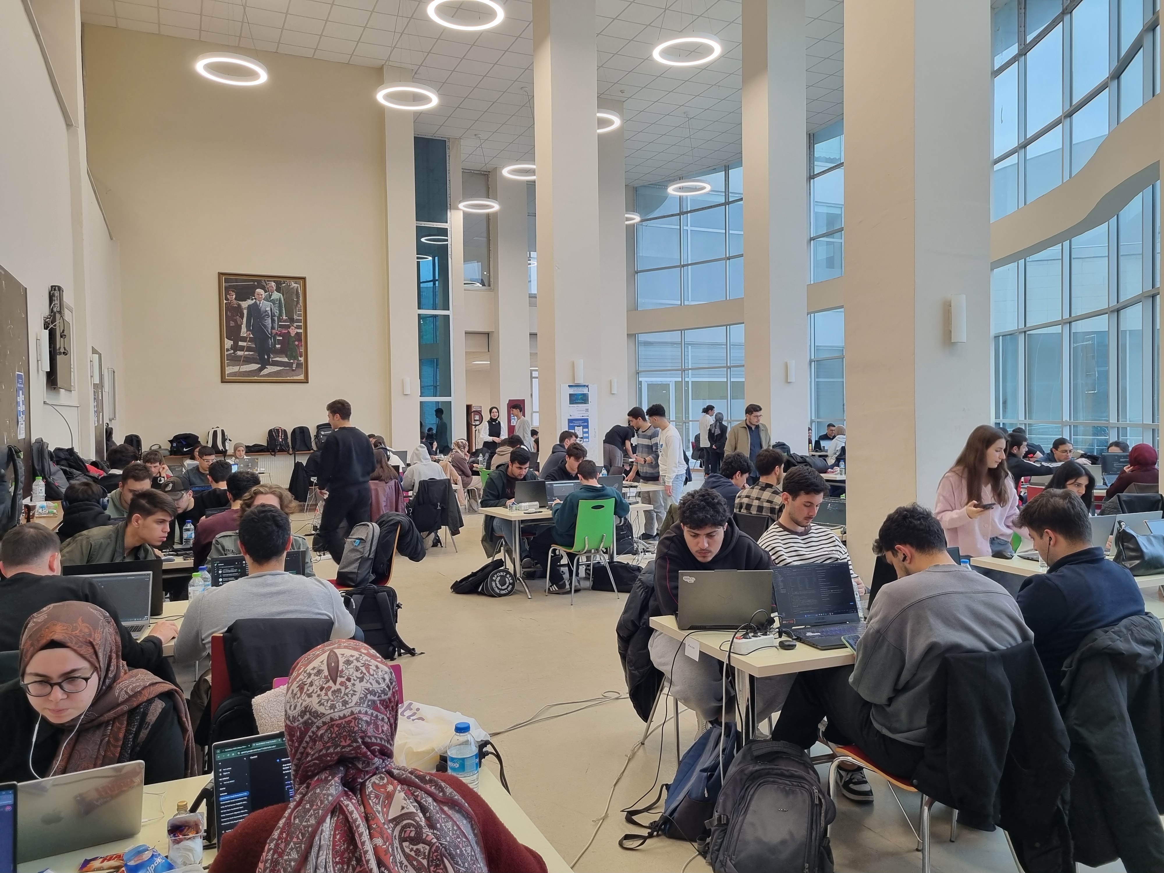 Hackathon alanı — geniş